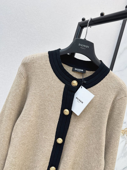 26 Early Autumn Latest Color-Block Trim Crew Neck Knit Cardigan