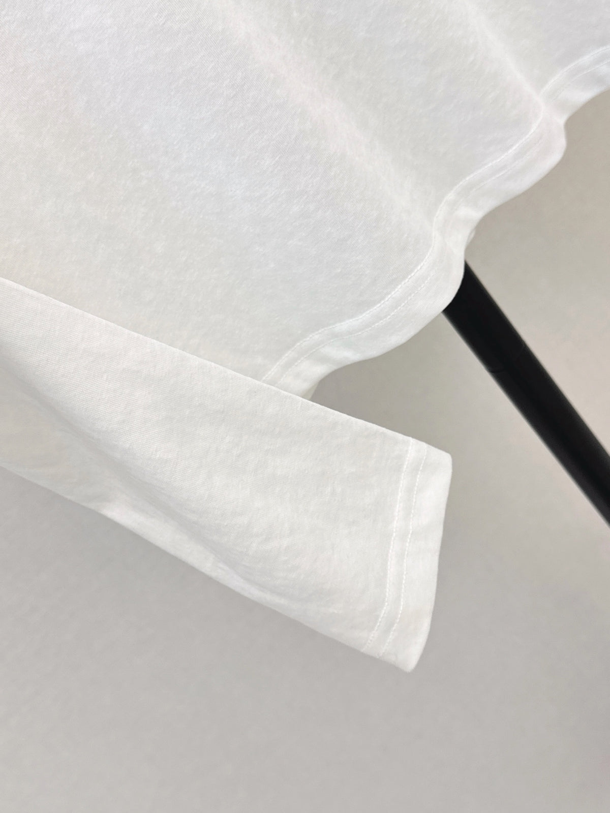 26 Fall/Winter Latest Triangle Logo Long-Sleeve White T-Shirt