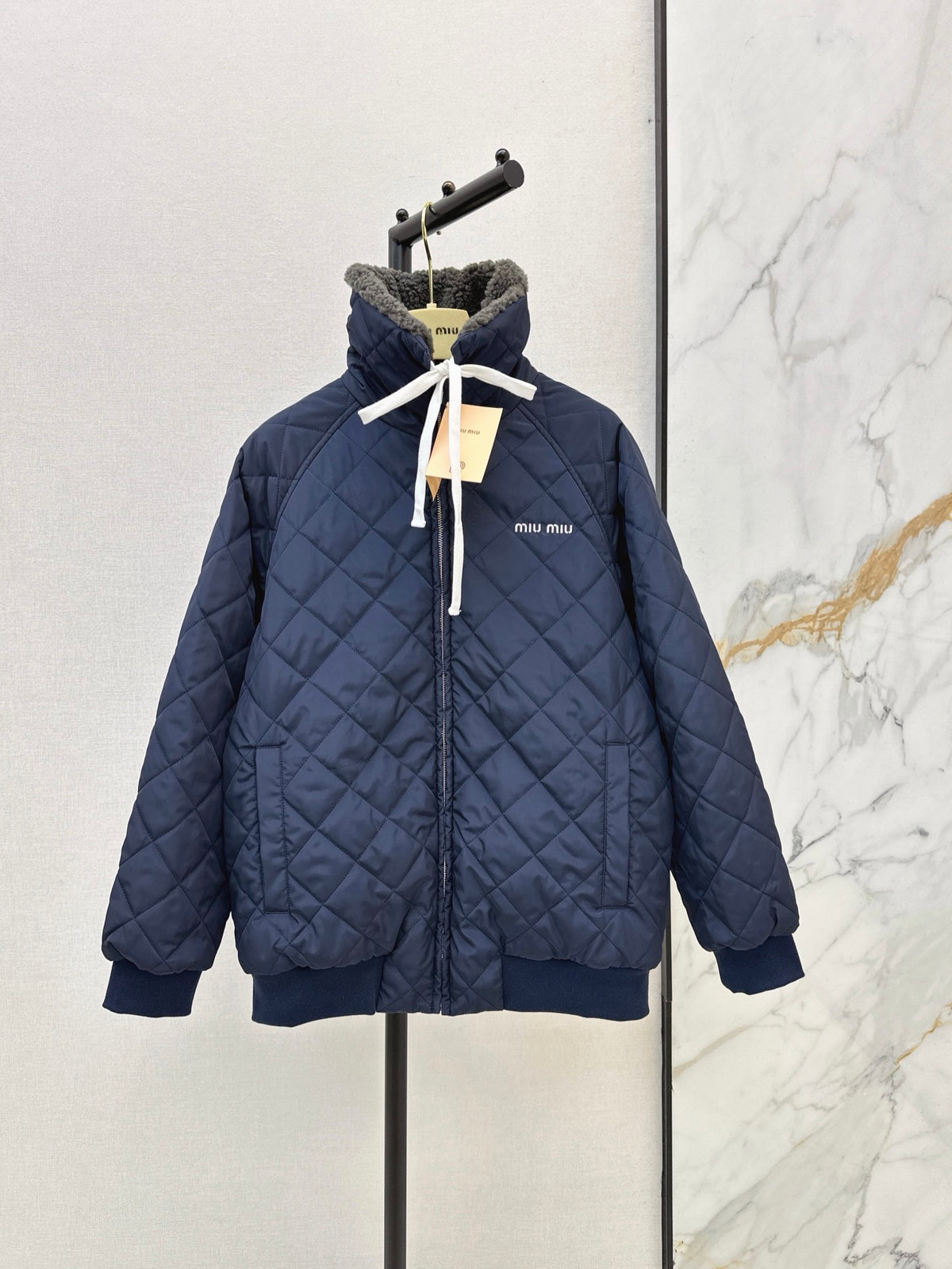 26Latest Autumn/Winter Loose-Fit Diamond-Quilted Padded Jacket