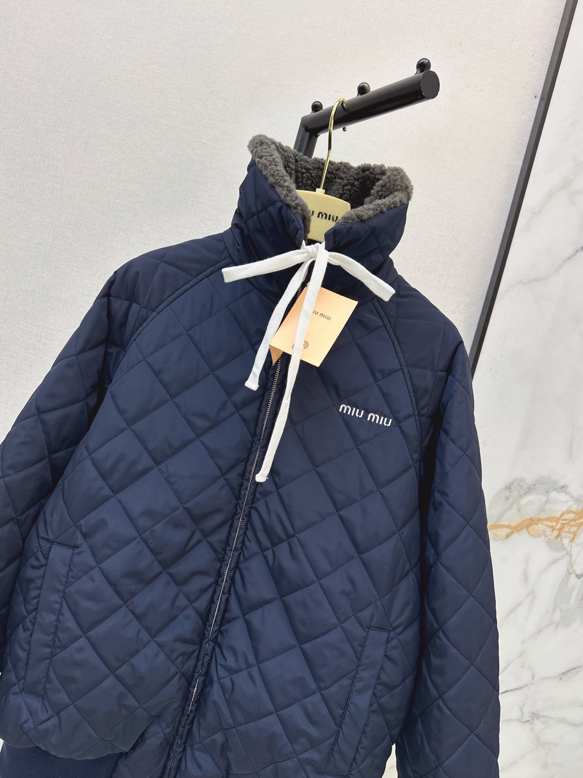 26Latest Autumn/Winter Loose-Fit Diamond-Quilted Padded Jacket