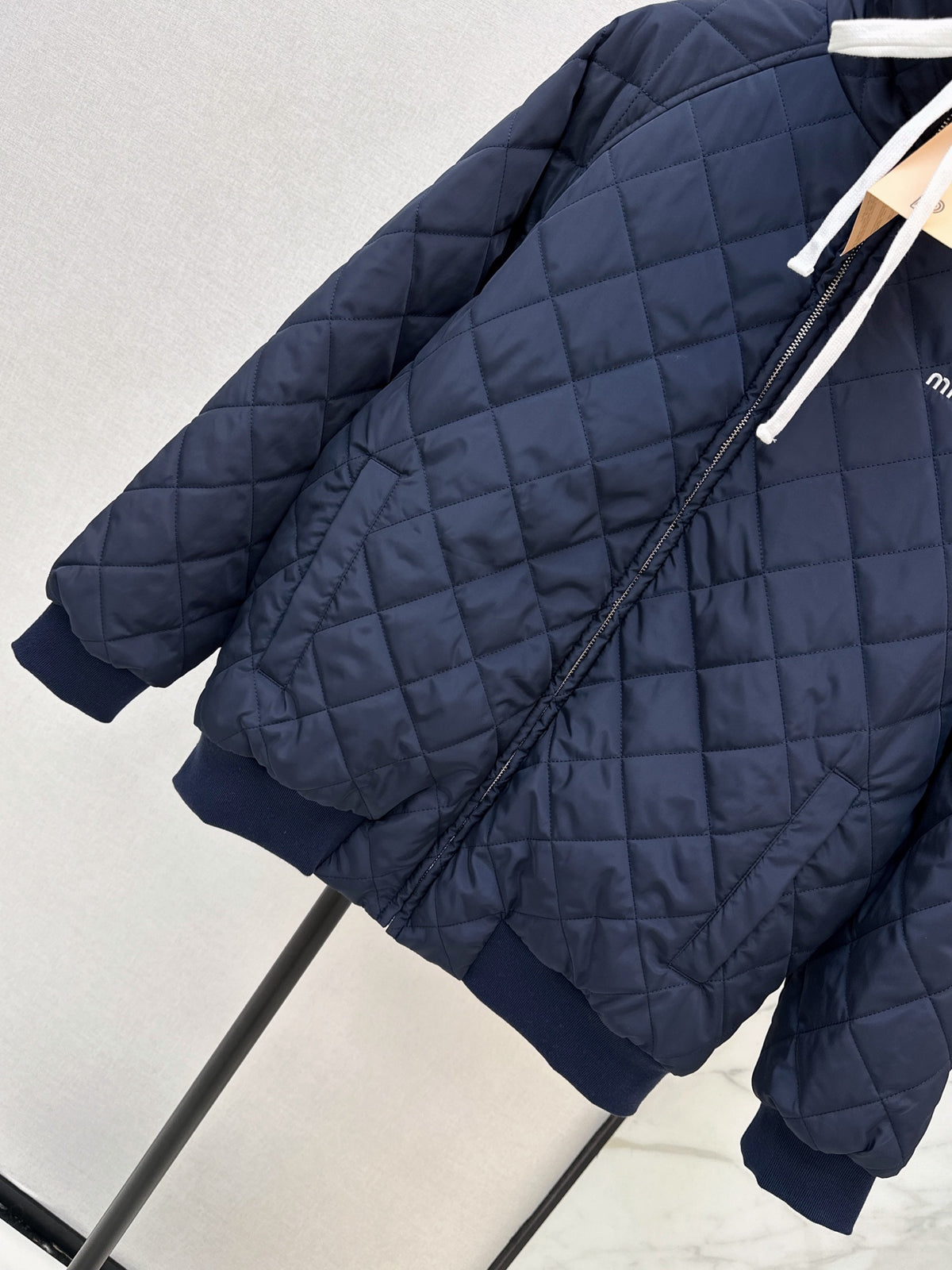 26Latest Autumn/Winter Loose-Fit Diamond-Quilted Padded Jacket