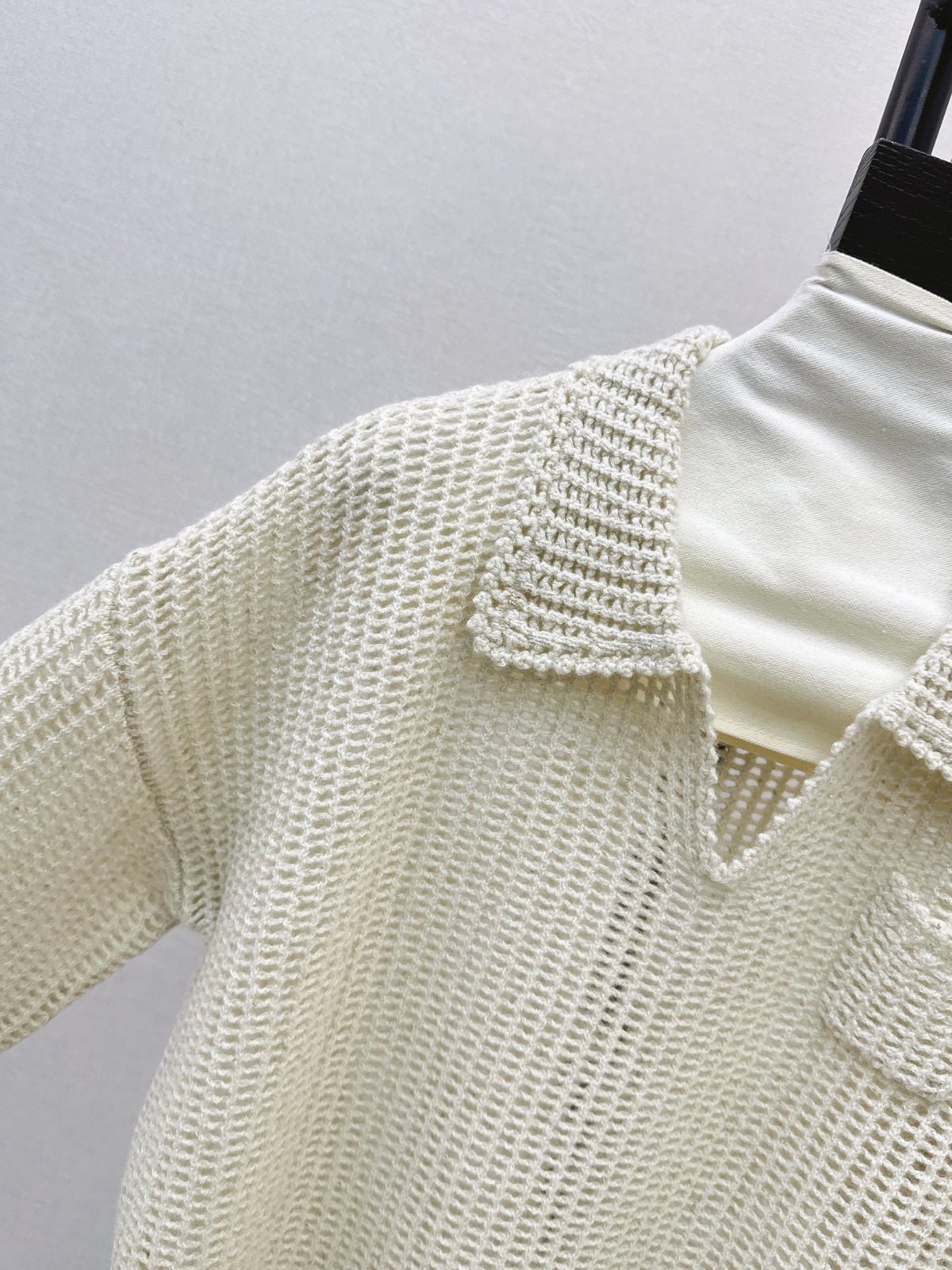 26Latest Autumn/Winter Open-Knit Collared Sweater