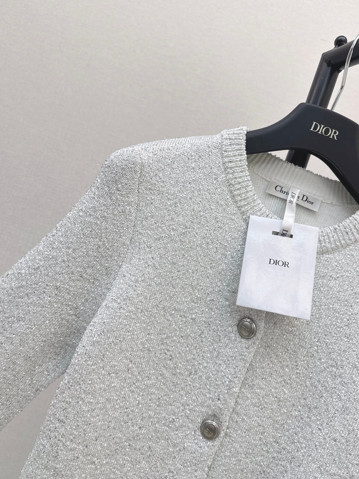 26Latest Autumn/Winter Sequin-Yarn Crew-Neck Knit Cardigan