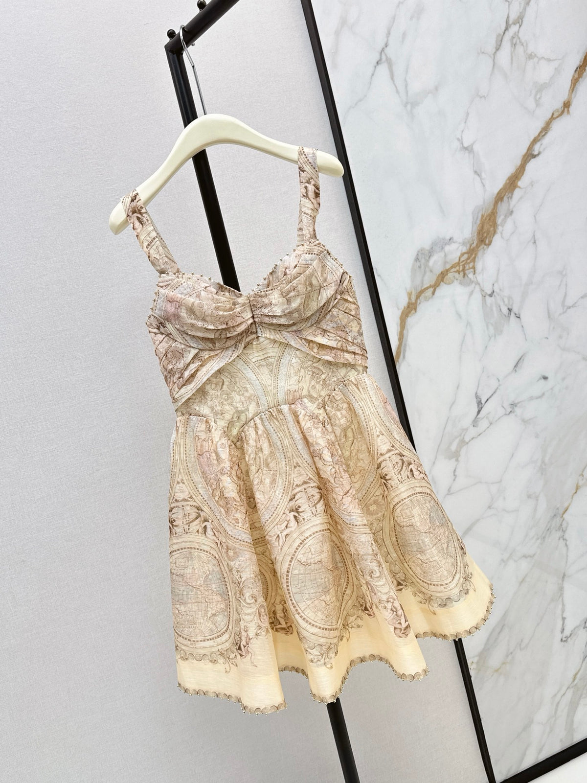 26Latest Early-Autumn Resort-Style Short Printed Dress