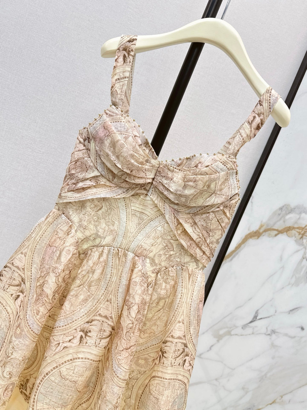 26Latest Early-Autumn Resort-Style Short Printed Dress
