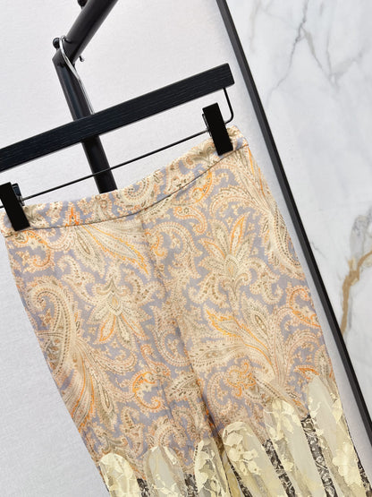 26Latest Early Spring Resort Collection: Lace-Paneled Straight-Leg Trousers