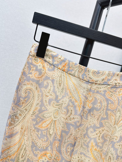 26Latest Early Spring Resort Collection: Lace-Paneled Straight-Leg Trousers