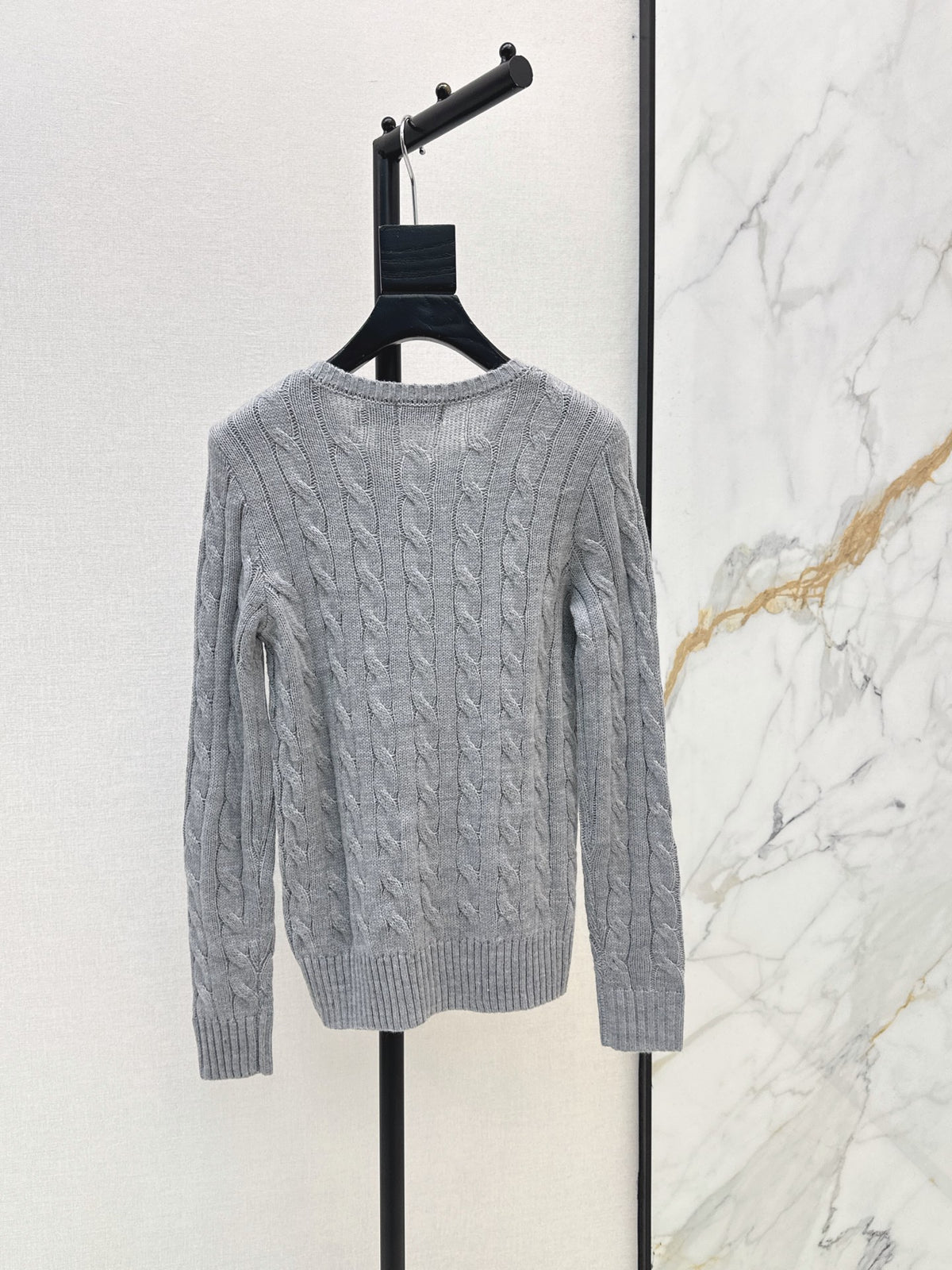 26Latest Autumn/Winter Long-Sleeve Crew-Neck Knit Sweater with Pony Embroidery