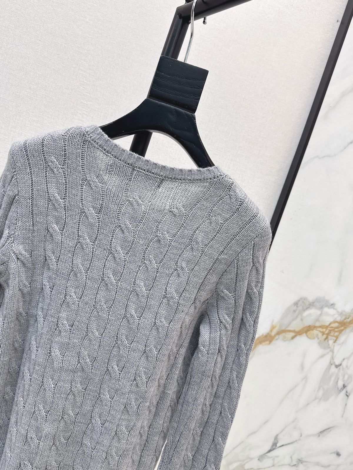 26Latest Autumn/Winter Long-Sleeve Crew-Neck Knit Sweater with Pony Embroidery