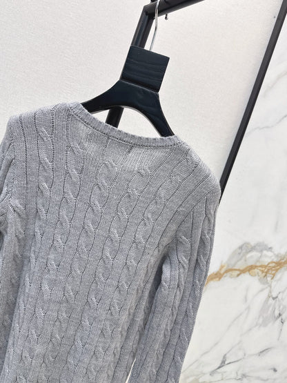 26Latest Autumn/Winter Long-Sleeve Crew-Neck Knit Sweater with Pony Embroidery