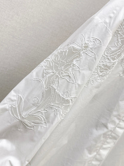 26Latest Autumn/Winter Ethnic-Style Embroidered White Shirt