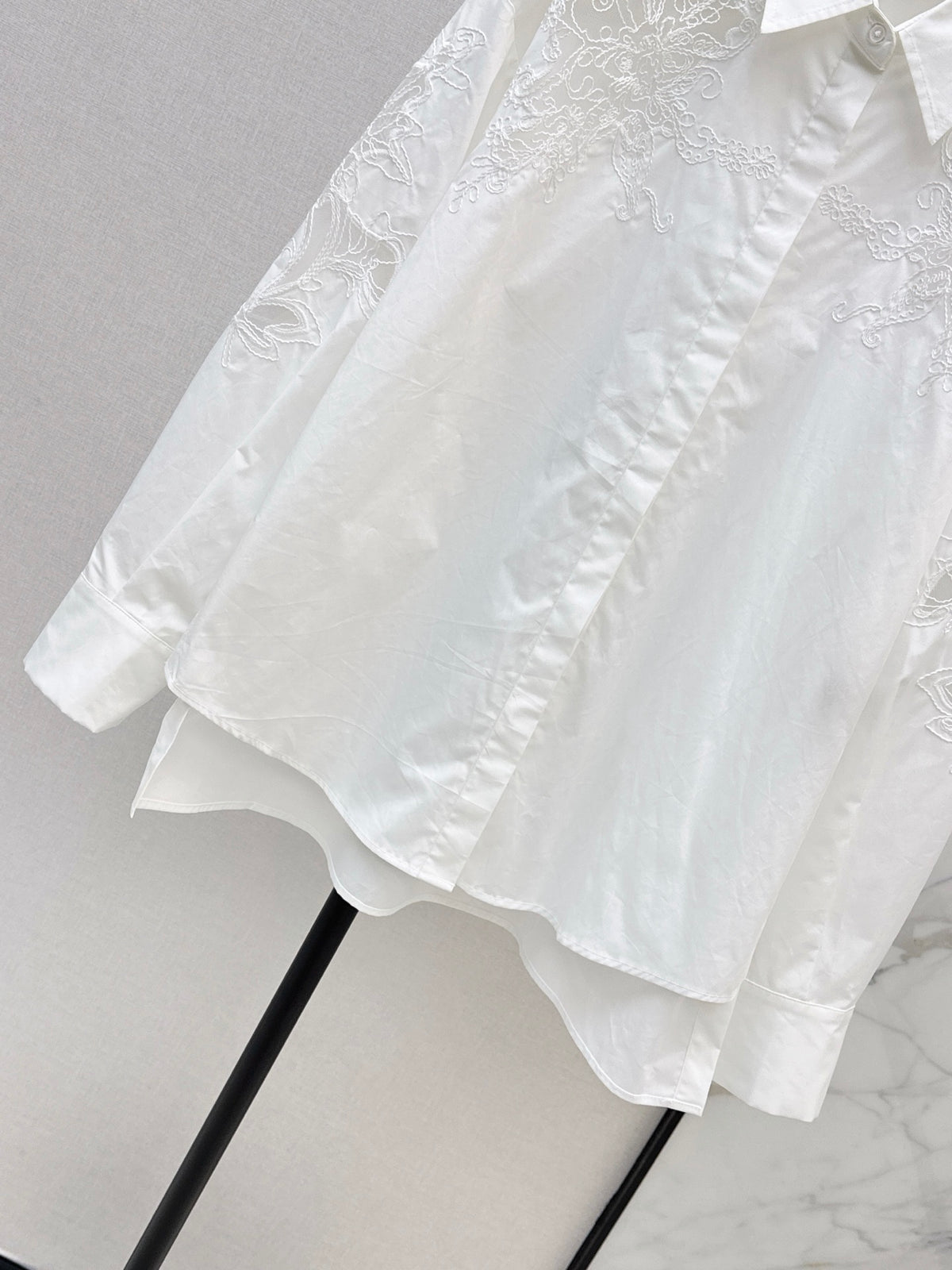 26Latest Autumn/Winter Ethnic-Style Embroidered White Shirt
