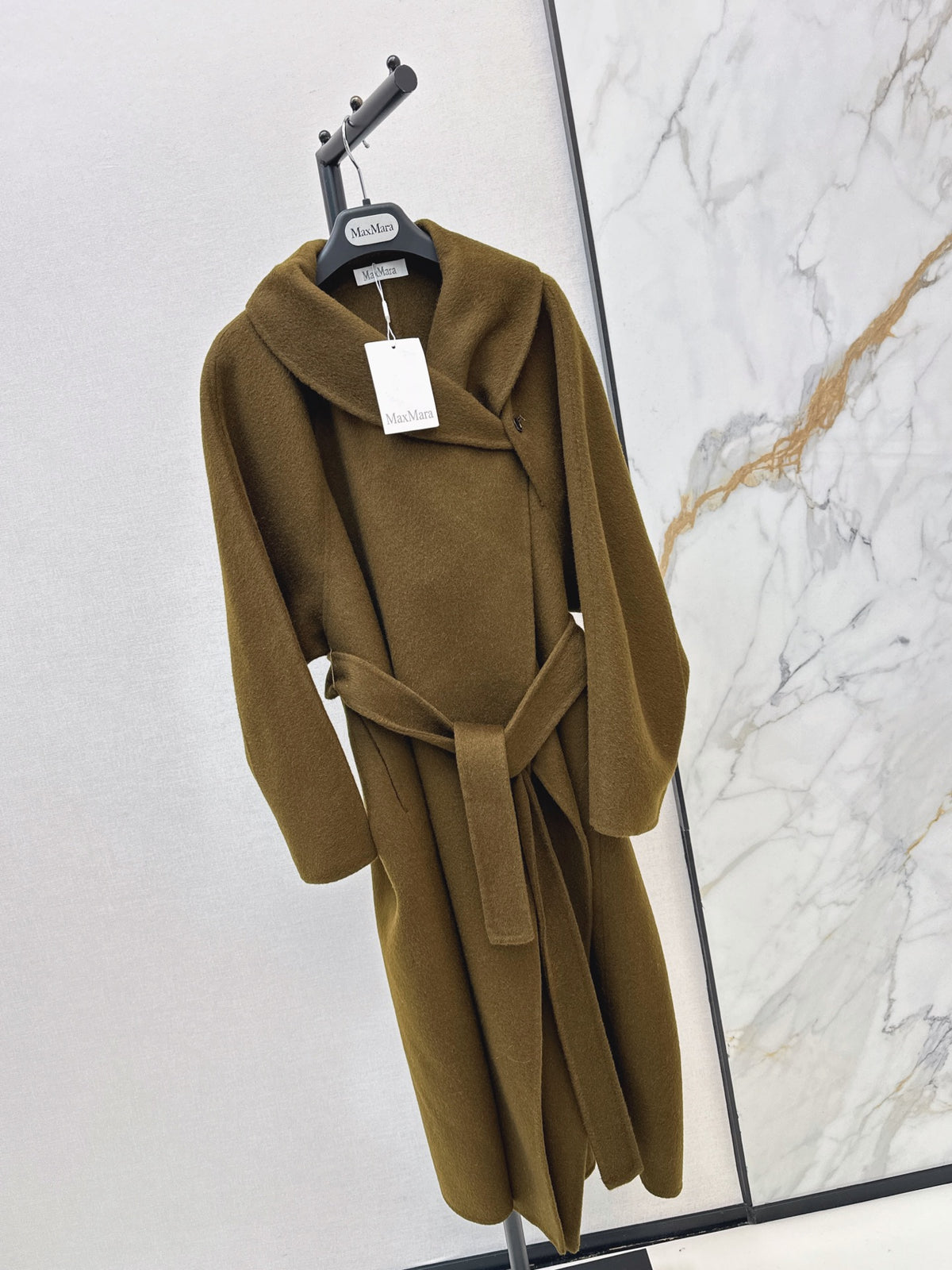26A must-have long, double-faced wool coat for the stylish woman this autumn/winter.