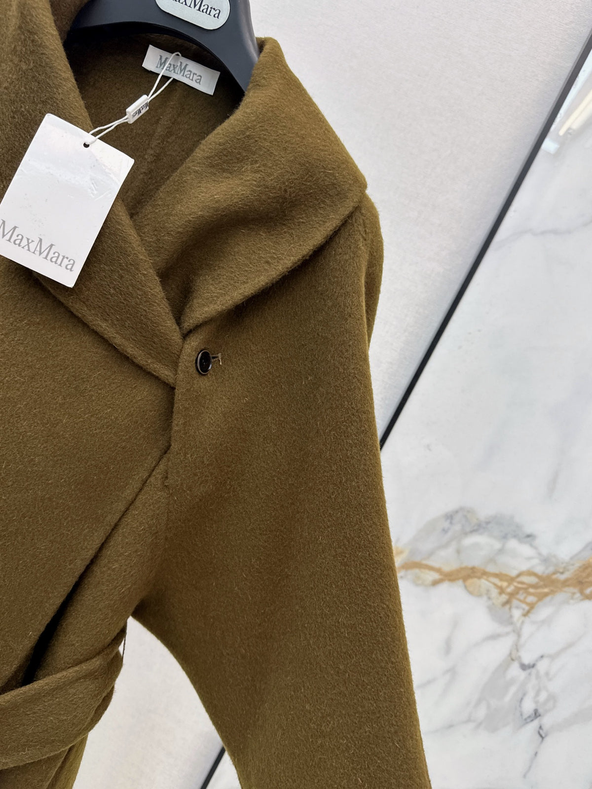 26A must-have long, double-faced wool coat for the stylish woman this autumn/winter.