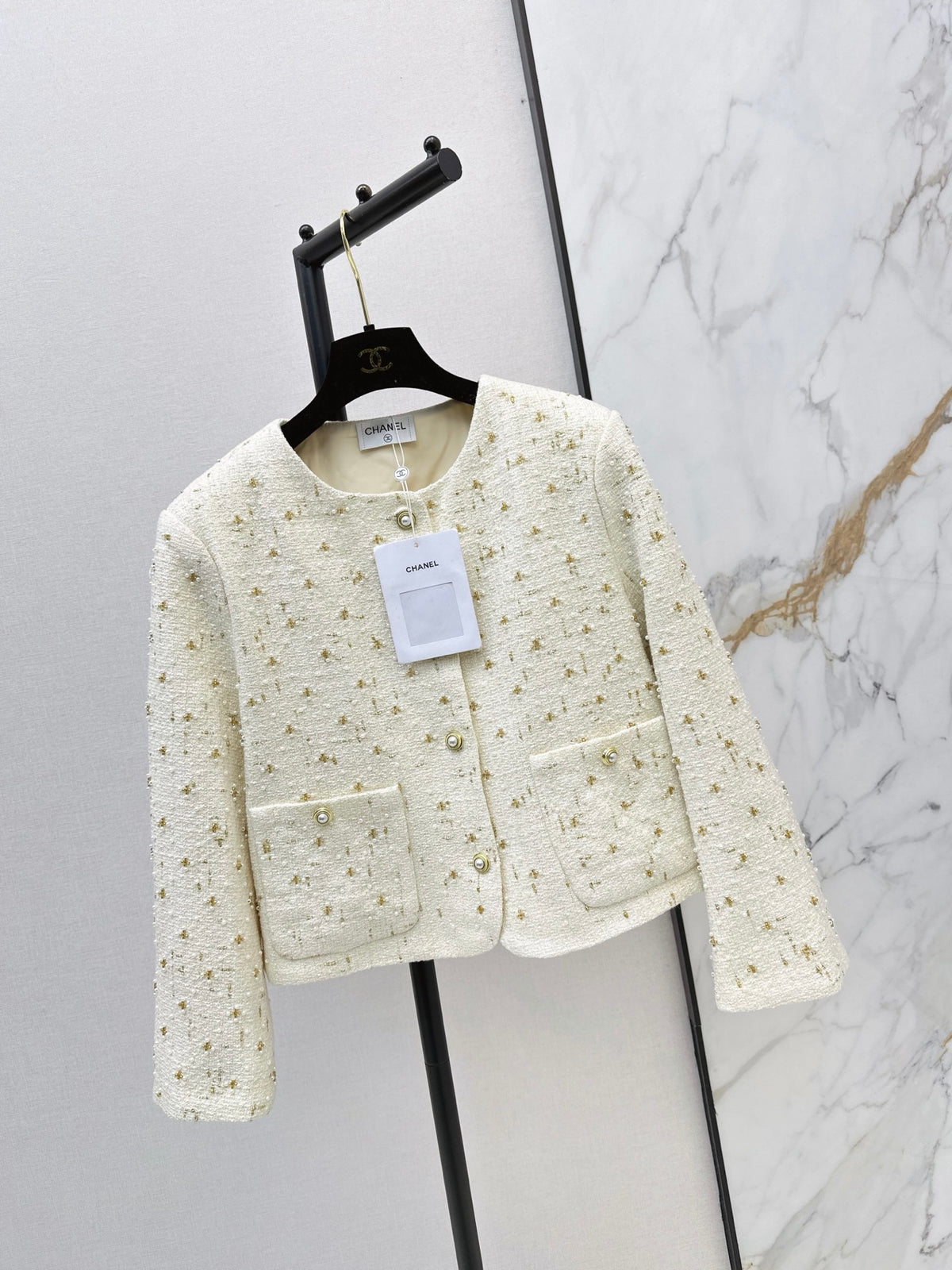 26New Autumn/Winter Hand-Beaded Crew-Neck Knit Jacket