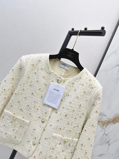 26New Autumn/Winter Hand-Beaded Crew-Neck Knit Jacket