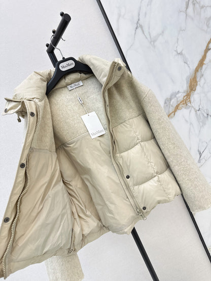 26Latest Autumn/Winter Short Hooded Down Jacket with Wool Panel Detailing