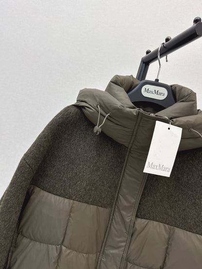 26Latest Autumn/Winter Short Hooded Down Jacket with Wool Panel Detailing