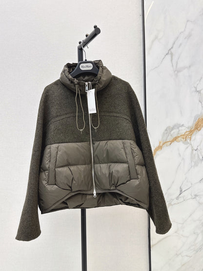 26Latest Autumn/Winter Short Hooded Down Jacket with Wool Panel Detailing