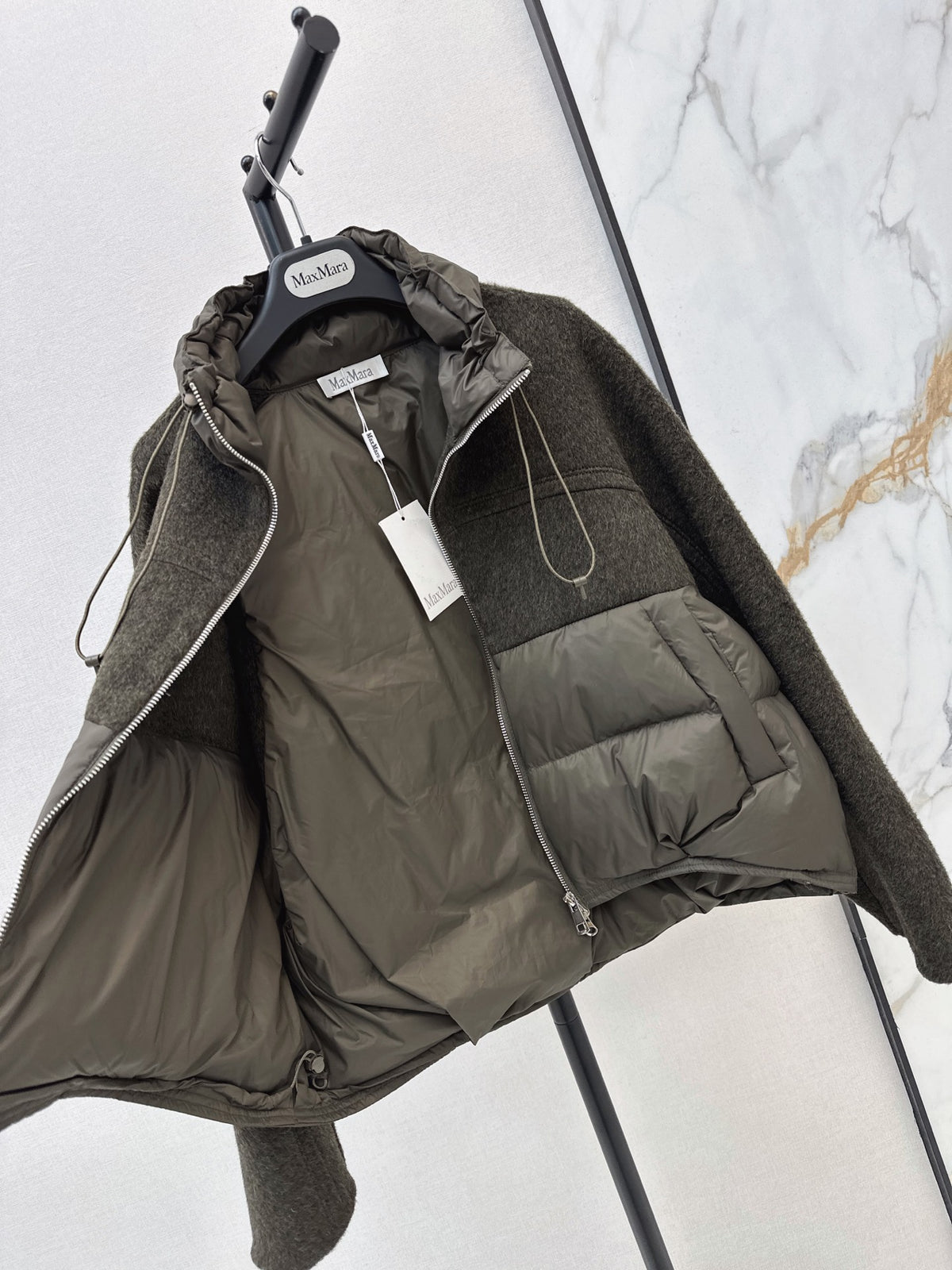 26Latest Autumn/Winter Short Hooded Down Jacket with Wool Panel Detailing