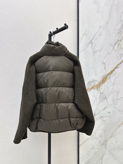 26Latest Autumn/Winter Short Hooded Down Jacket with Wool Panel Detailing