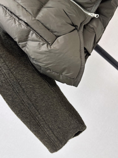 26Latest Autumn/Winter Short Hooded Down Jacket with Wool Panel Detailing