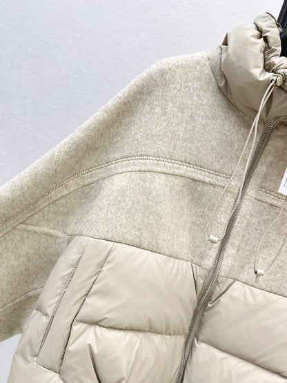 26Latest Autumn/Winter Short Hooded Down Jacket with Wool Panel Detailing
