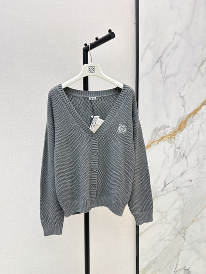 26Latest Autumn/Winter Loose-Fit V-Neck Knit Cardigan with Embroidered Logo
