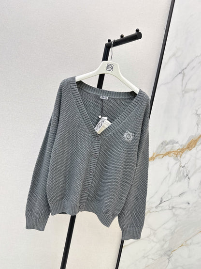 26Latest Autumn/Winter Loose-Fit V-Neck Knit Cardigan with Embroidered Logo