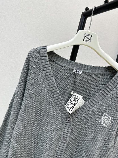 26Latest Autumn/Winter Loose-Fit V-Neck Knit Cardigan with Embroidered Logo