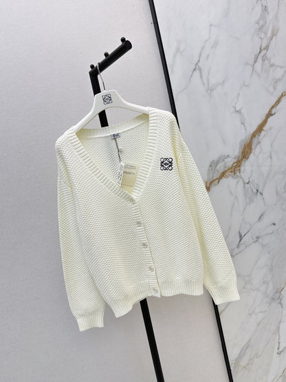 26Latest Autumn/Winter Loose-Fit V-Neck Knit Cardigan with Embroidered Logo