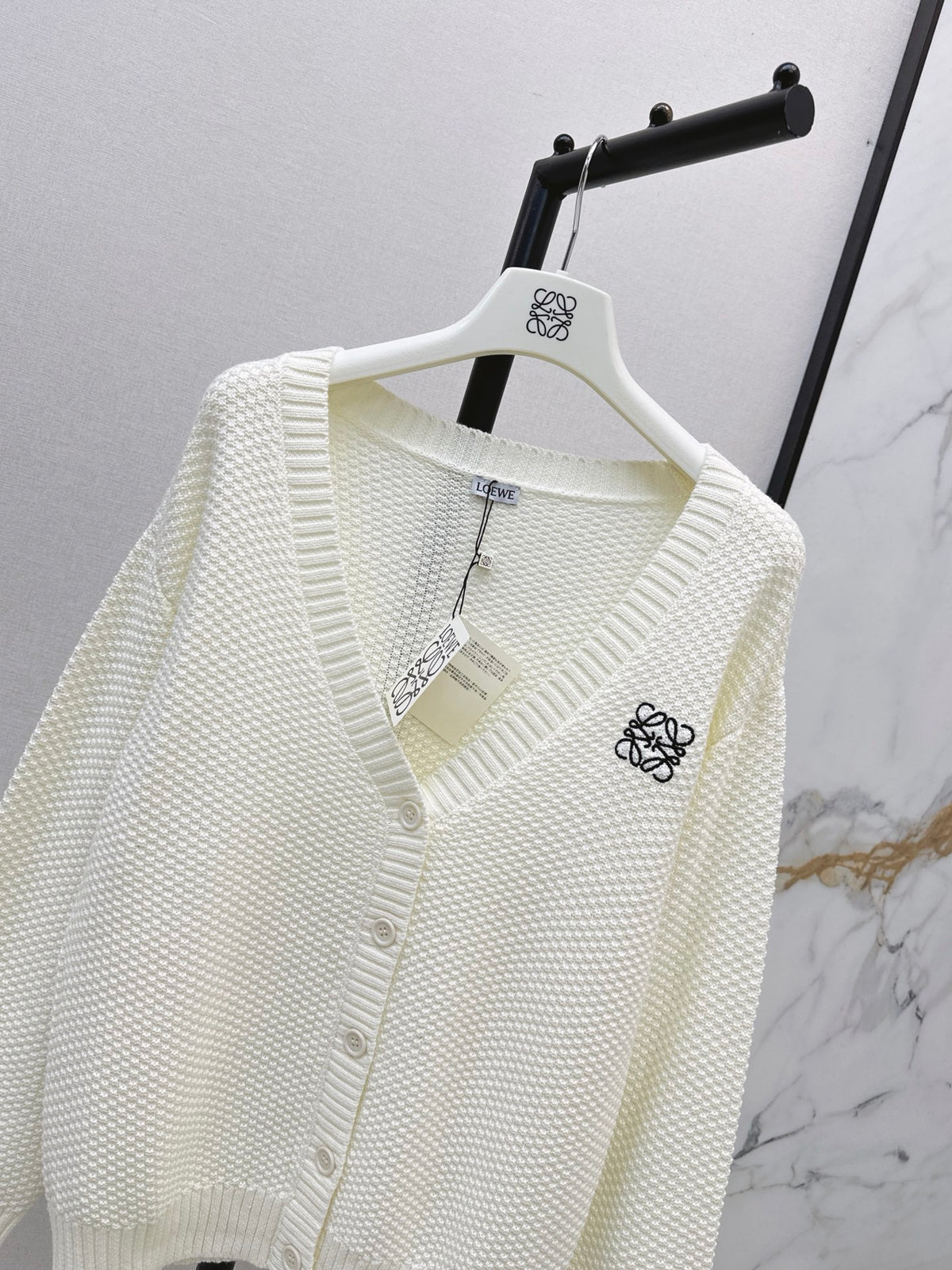 26Latest Autumn/Winter Loose-Fit V-Neck Knit Cardigan with Embroidered Logo