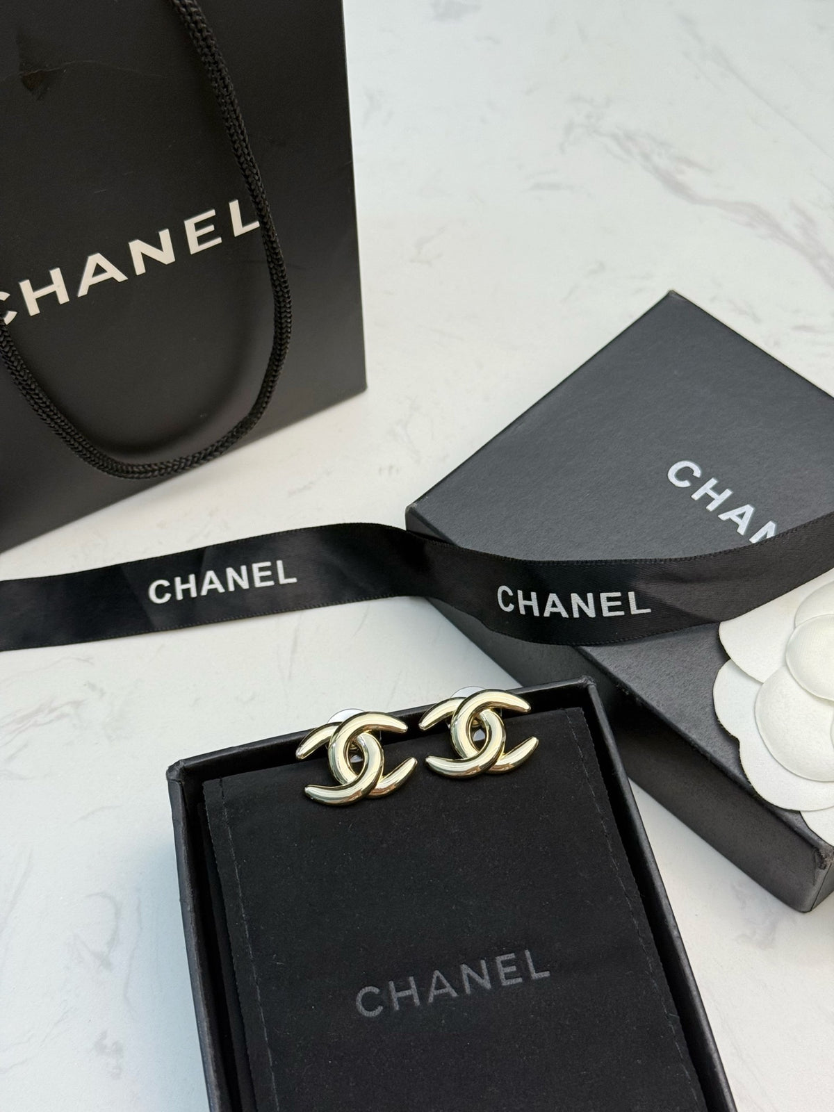 26B New Double-C Stud Earrings