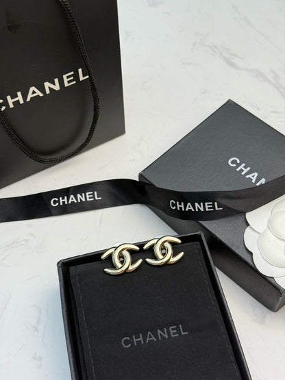 26B New Double-C Stud Earrings