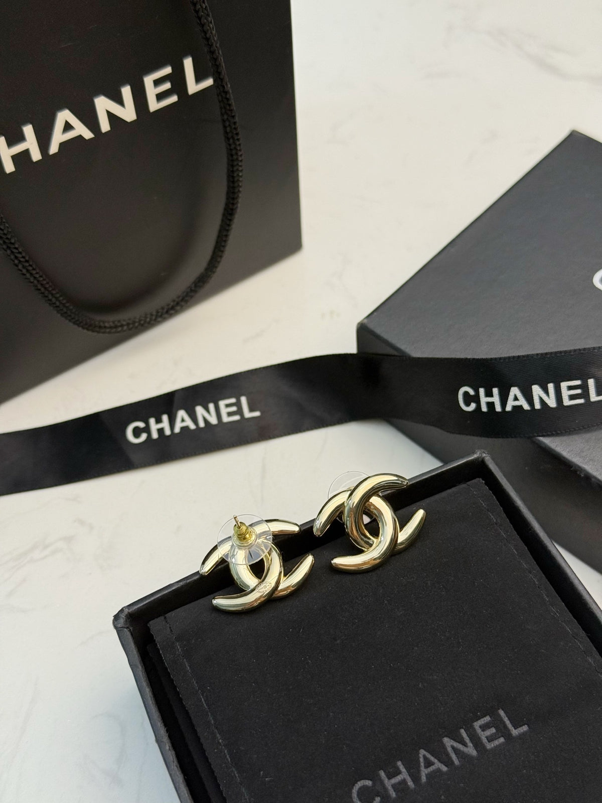 26B New Double-C Stud Earrings