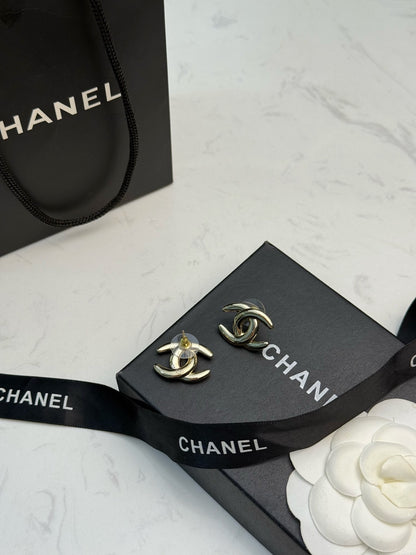 26B New Double-C Stud Earrings