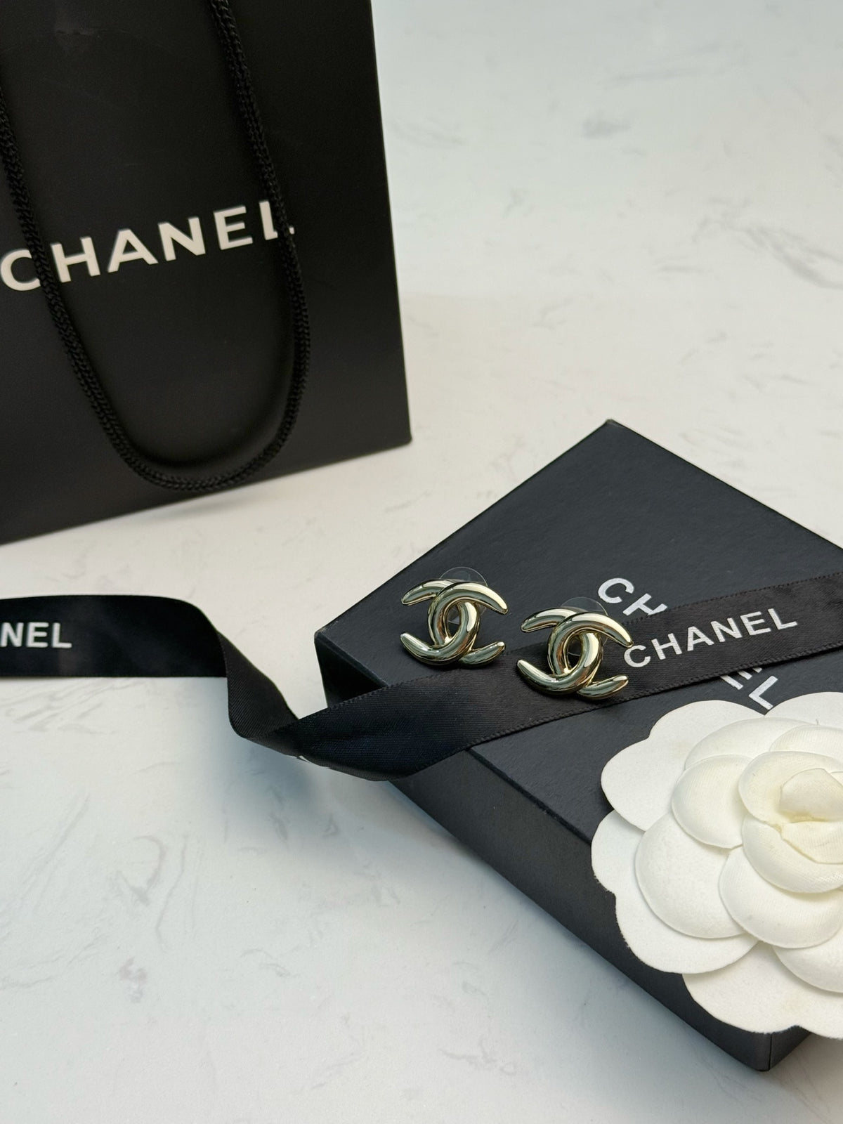 26B New Double-C Stud Earrings