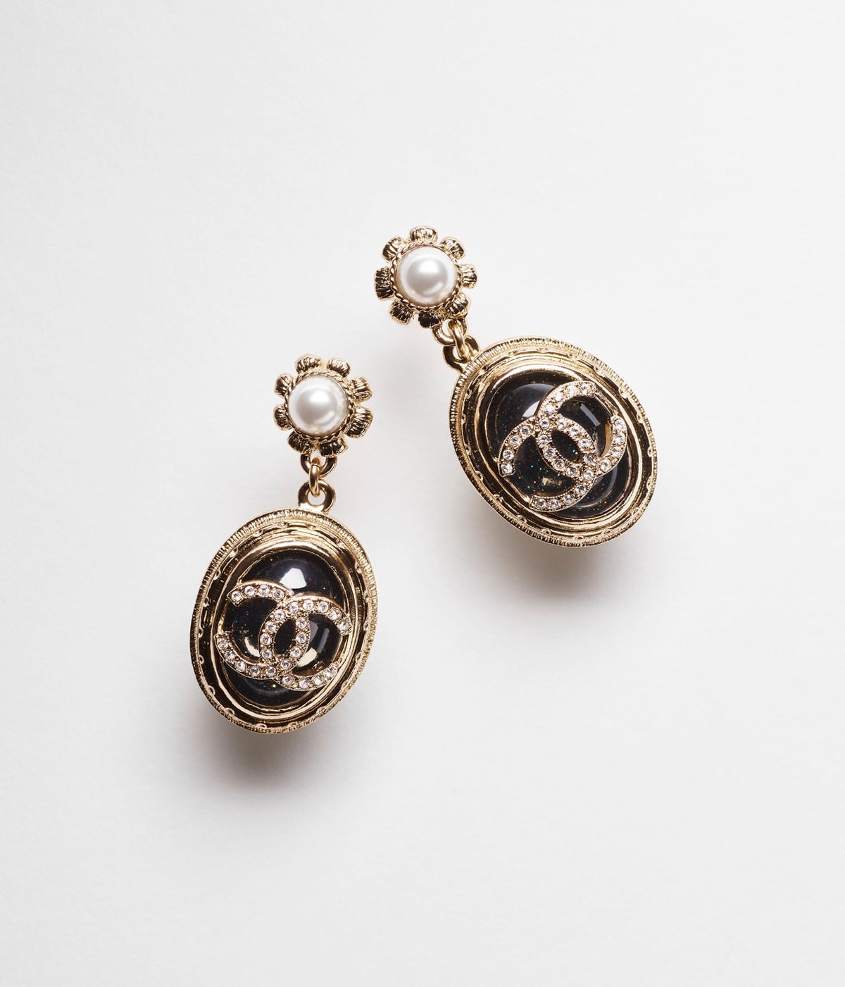 26New Season Stud Earrings