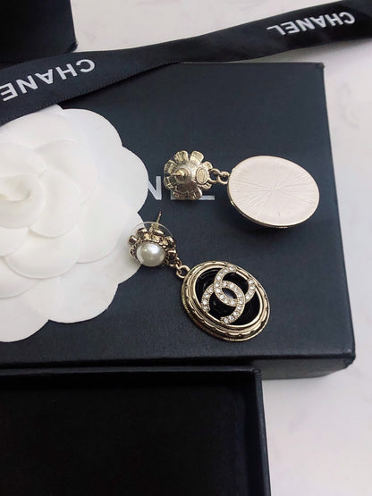 26New Season Stud Earrings