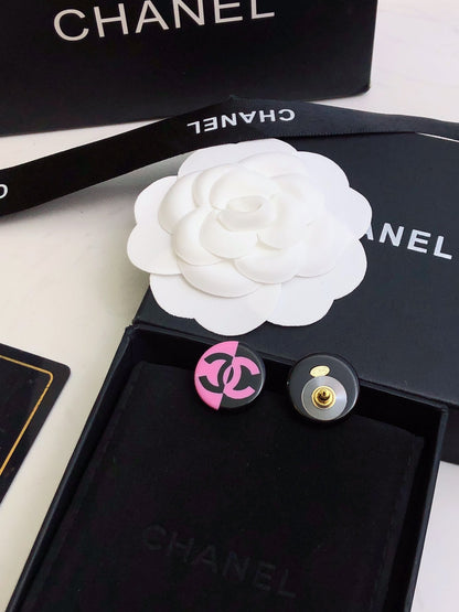 26Acrylic Circle Stud Earrings