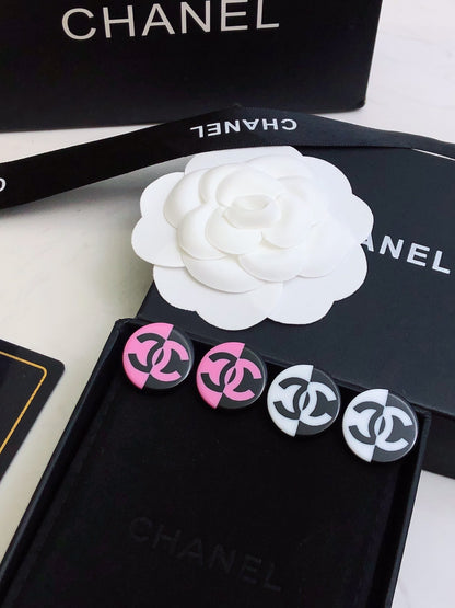 26Acrylic Circle Stud Earrings