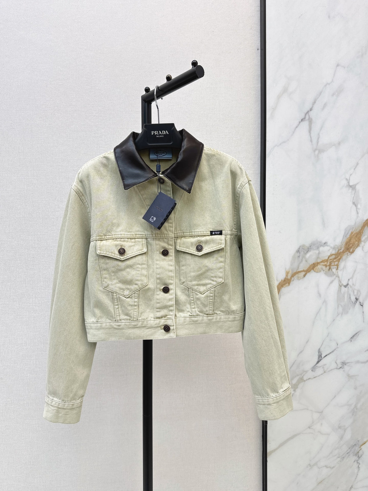 26 Fall/Winter Latest Retro Washed Short Denim Jacket