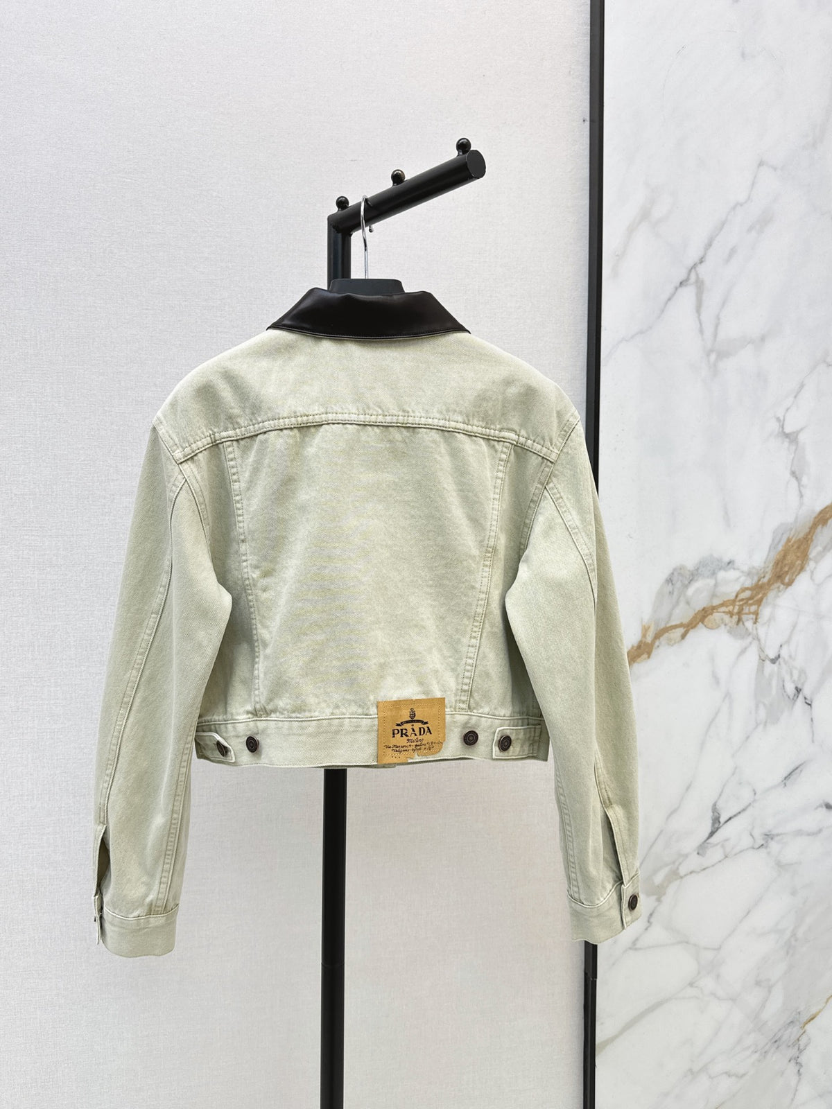 26 Fall/Winter Latest Retro Washed Short Denim Jacket