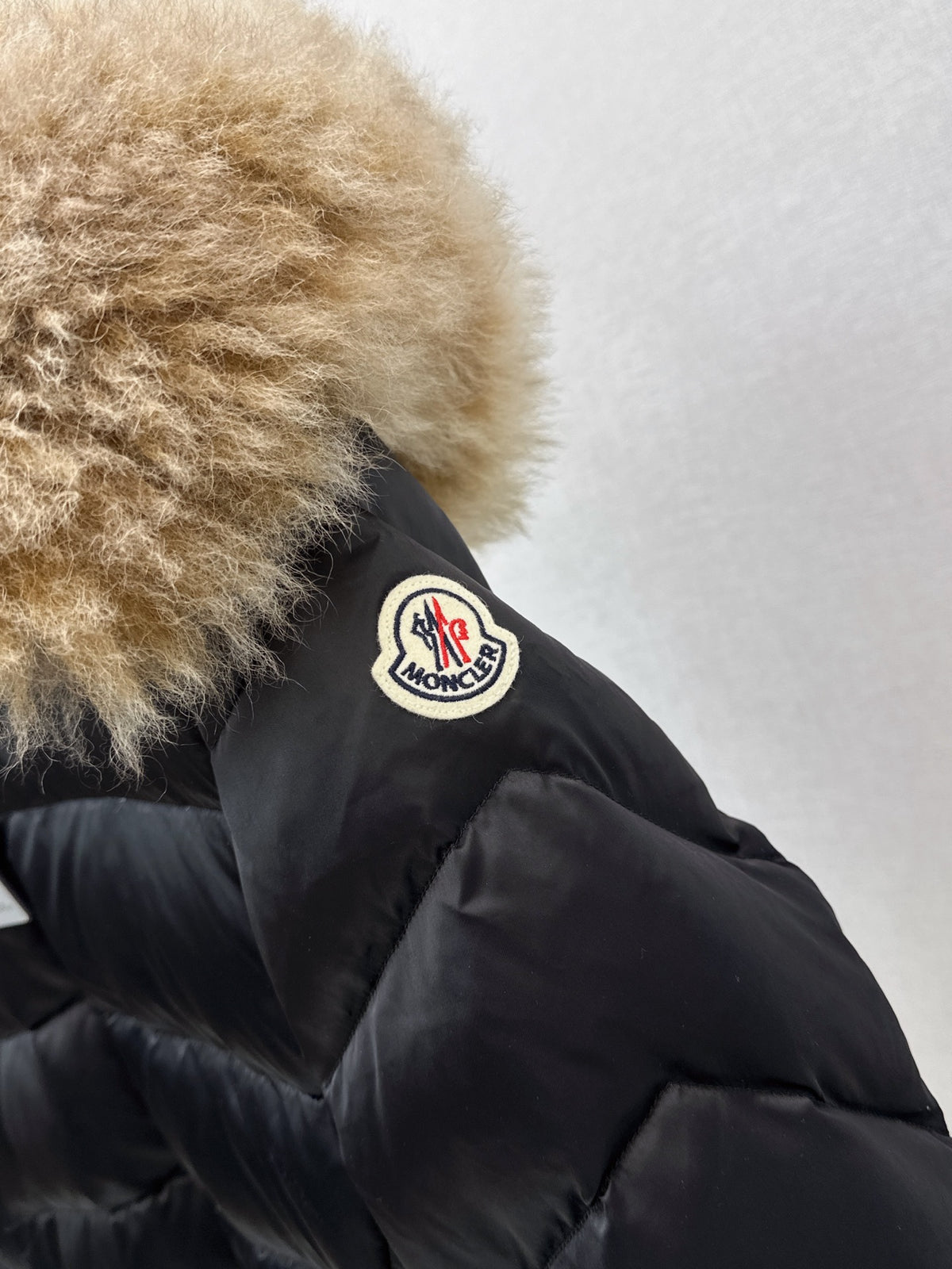 26 Fall/Winter Latest Classic Hooded Short Down Jacket with Fur Collar