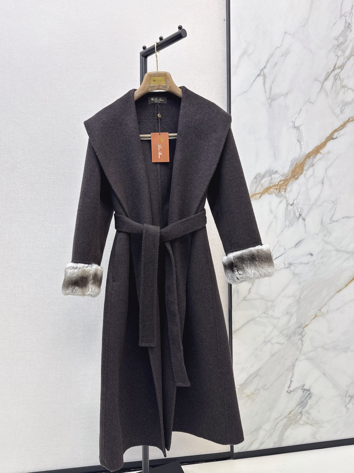 26 Fall/Winter Latest Style Long Double-Faced Wool Coat with Large Lapel