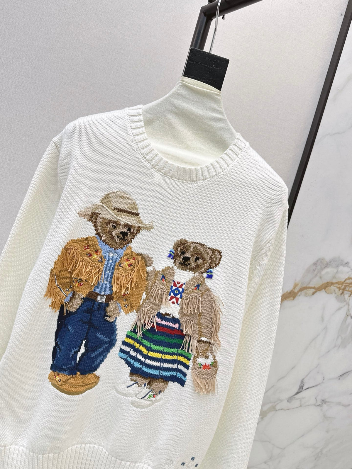 26 Fall/Winter Latest Bear Crew Neck Sweater