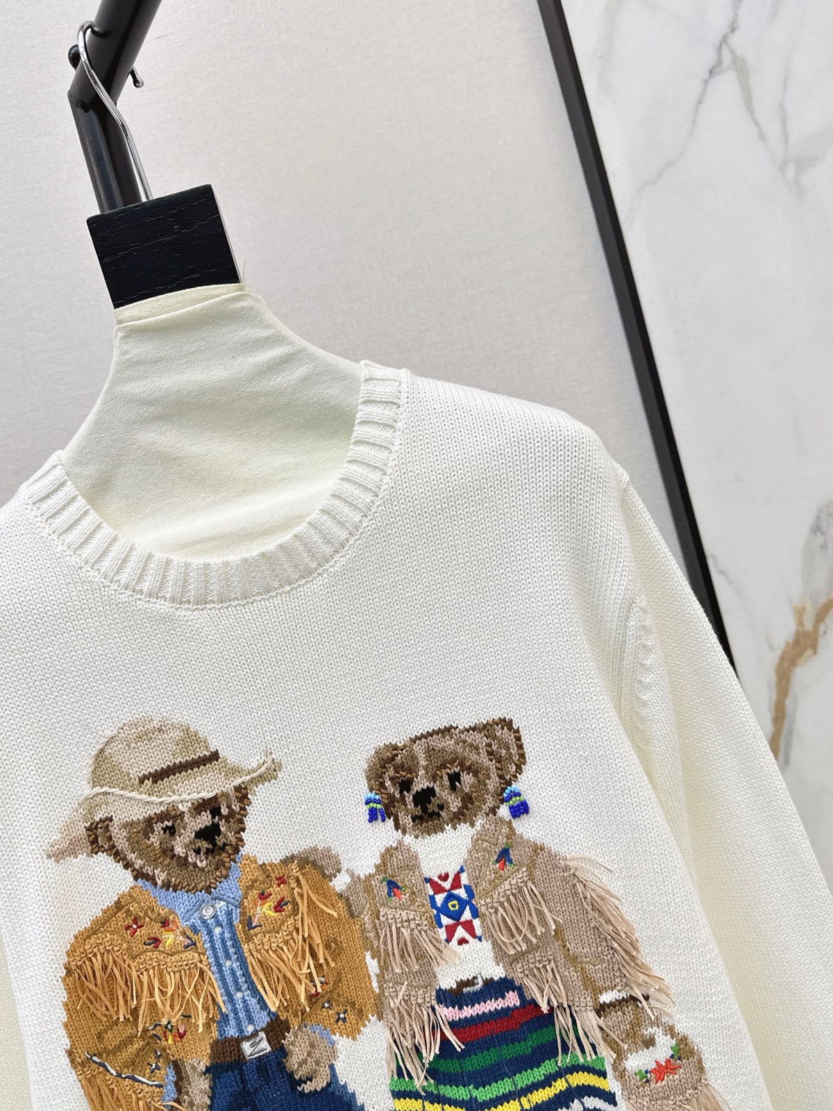 26 Fall/Winter Latest Bear Crew Neck Sweater