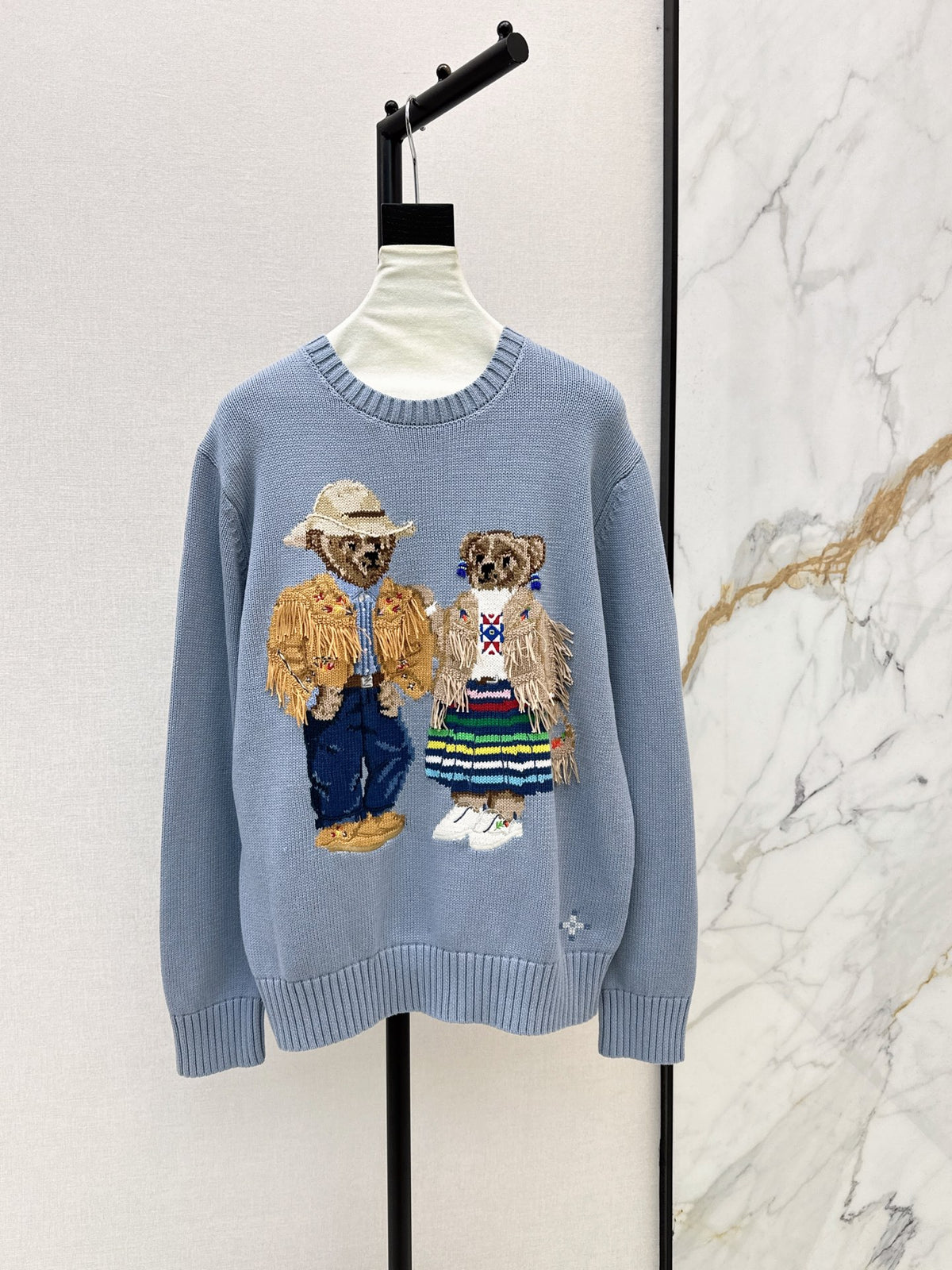 26 Fall/Winter Latest Bear Crew Neck Sweater