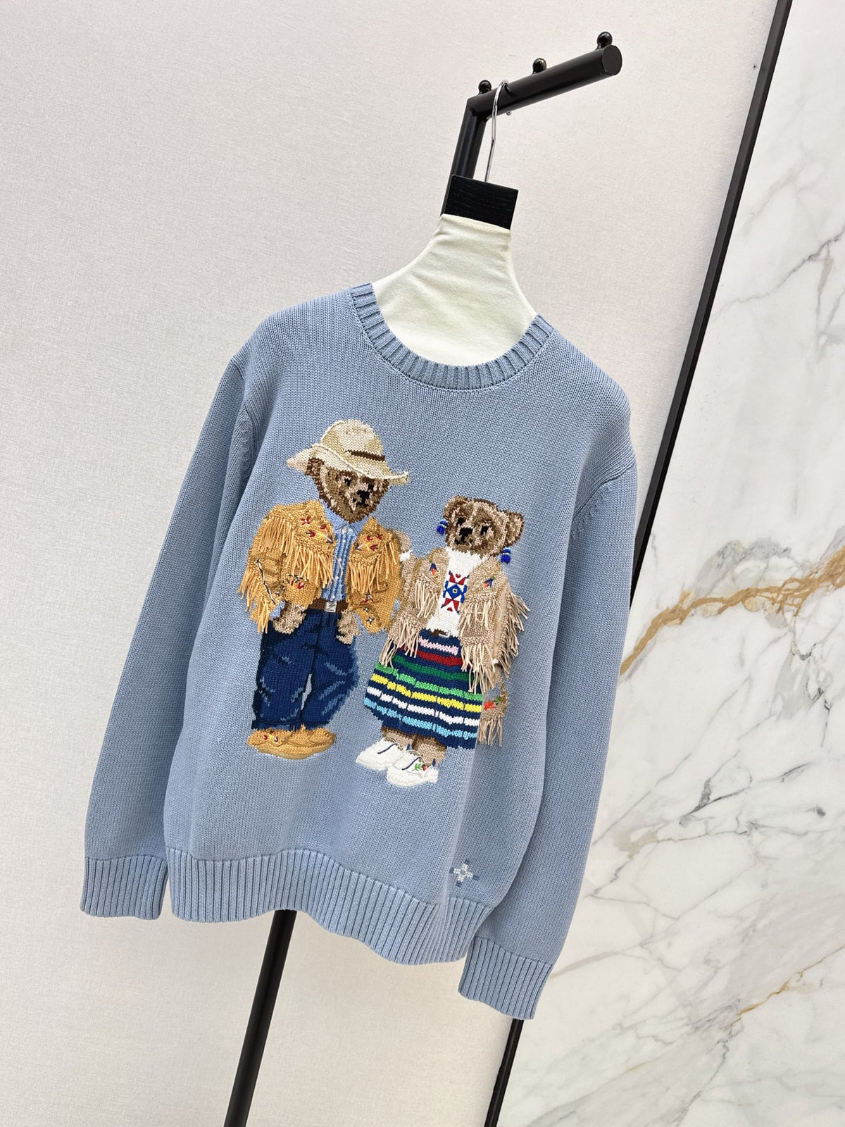 26 Fall/Winter Latest Bear Crew Neck Sweater