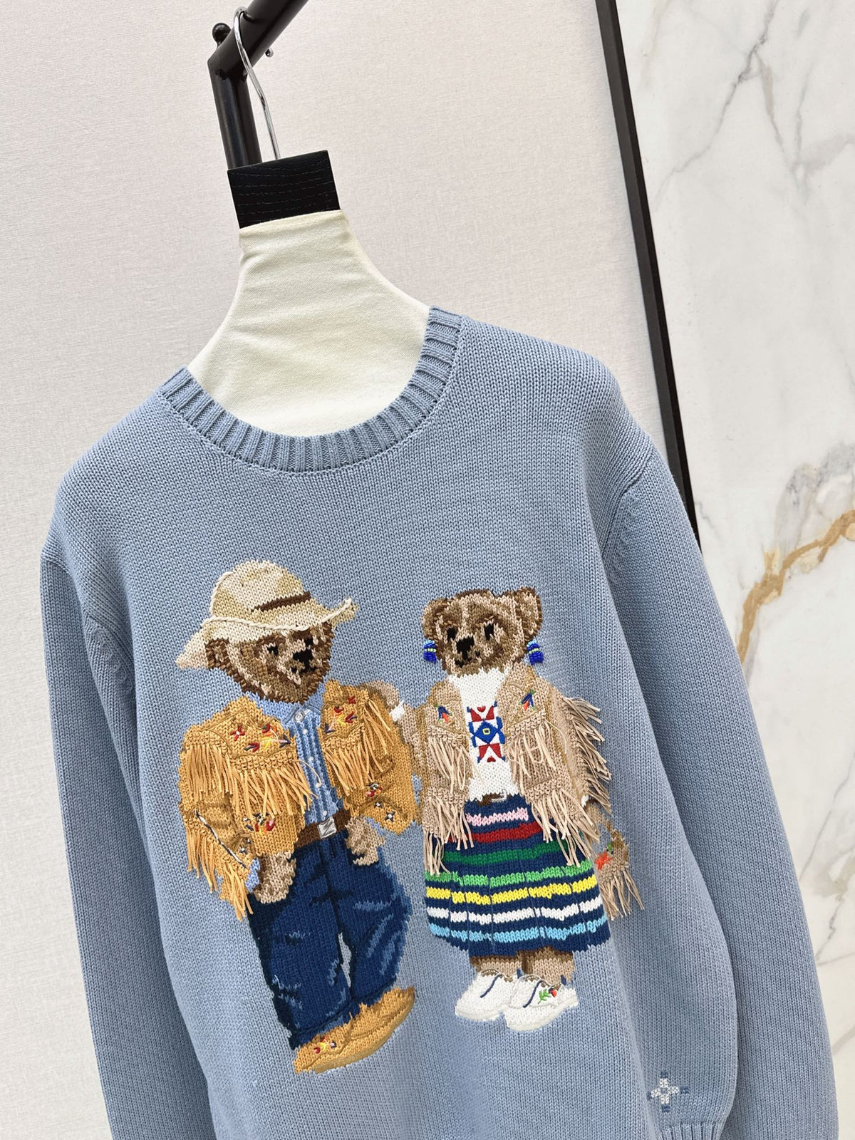 26 Fall/Winter Latest Bear Crew Neck Sweater